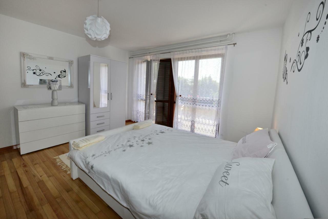 Apartment Kuki Porec Esterno foto