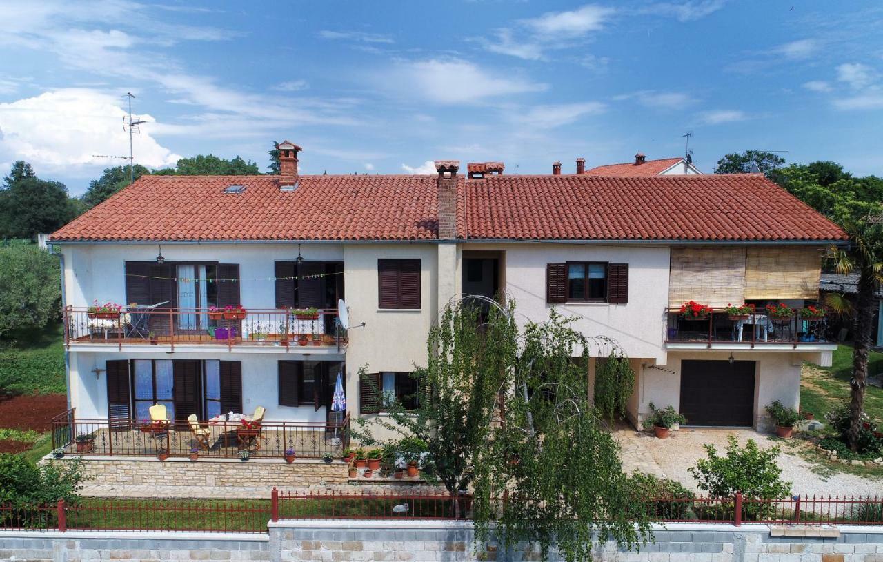 Apartment Kuki Porec Esterno foto