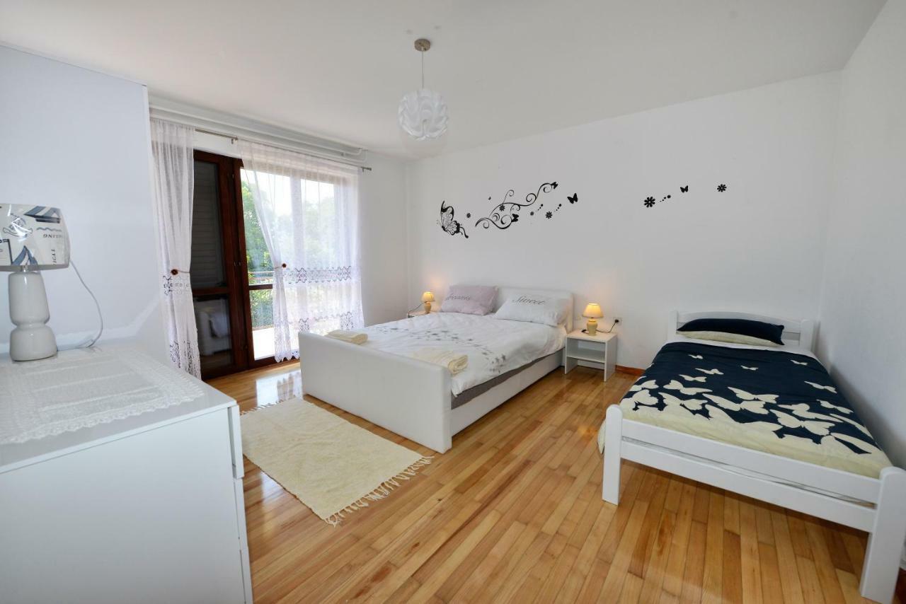 Apartment Kuki Porec Esterno foto