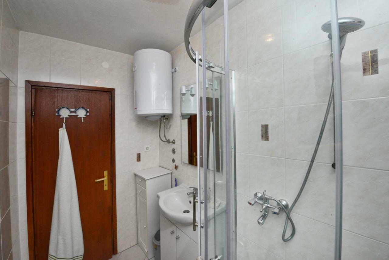 Apartment Kuki Porec Esterno foto